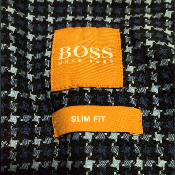Men's Hugo Boss Button Down Dress Shirt - Picture 3 of 4